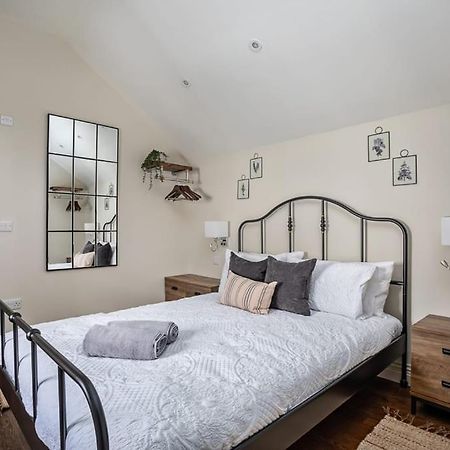 Paradise Square-Remodelled 18Th Century Apartment シェフィールド エクステリア 写真