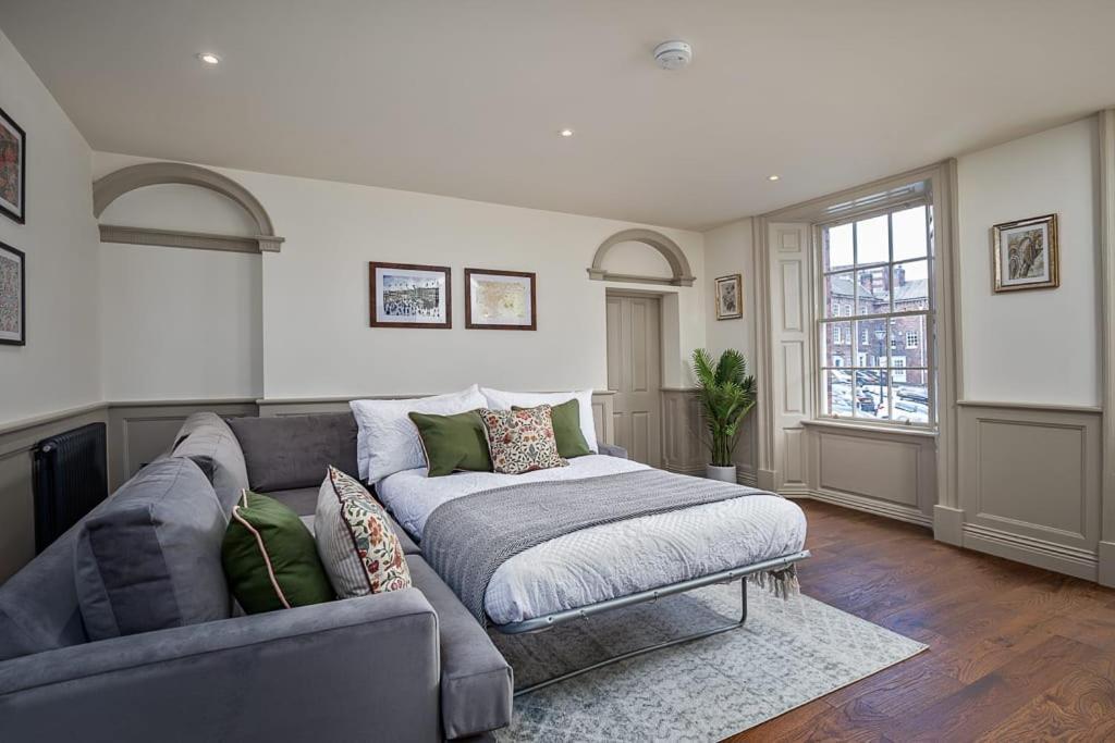Paradise Square-Remodelled 18Th Century Apartment シェフィールド エクステリア 写真